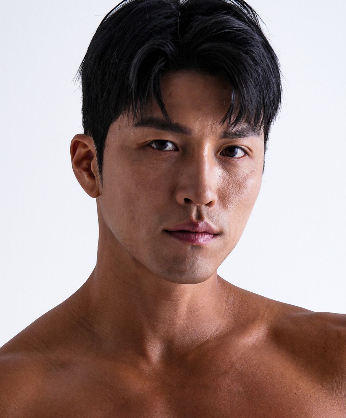 prhp hair restoration patient model with short dark hair.